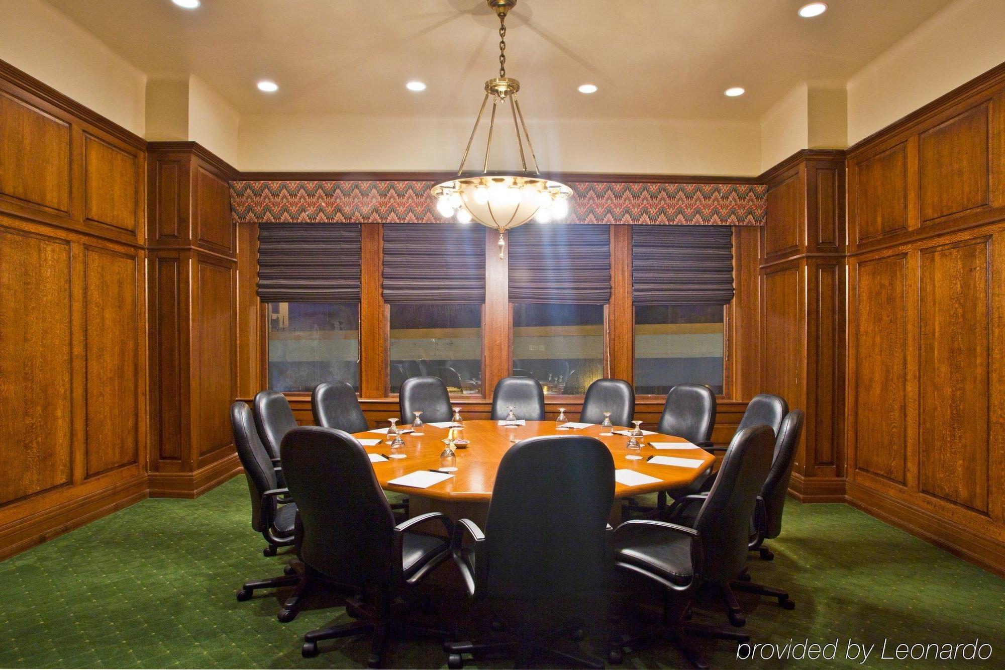מלון Crowne Plaza Pensacola Grand מתקנים תמונה