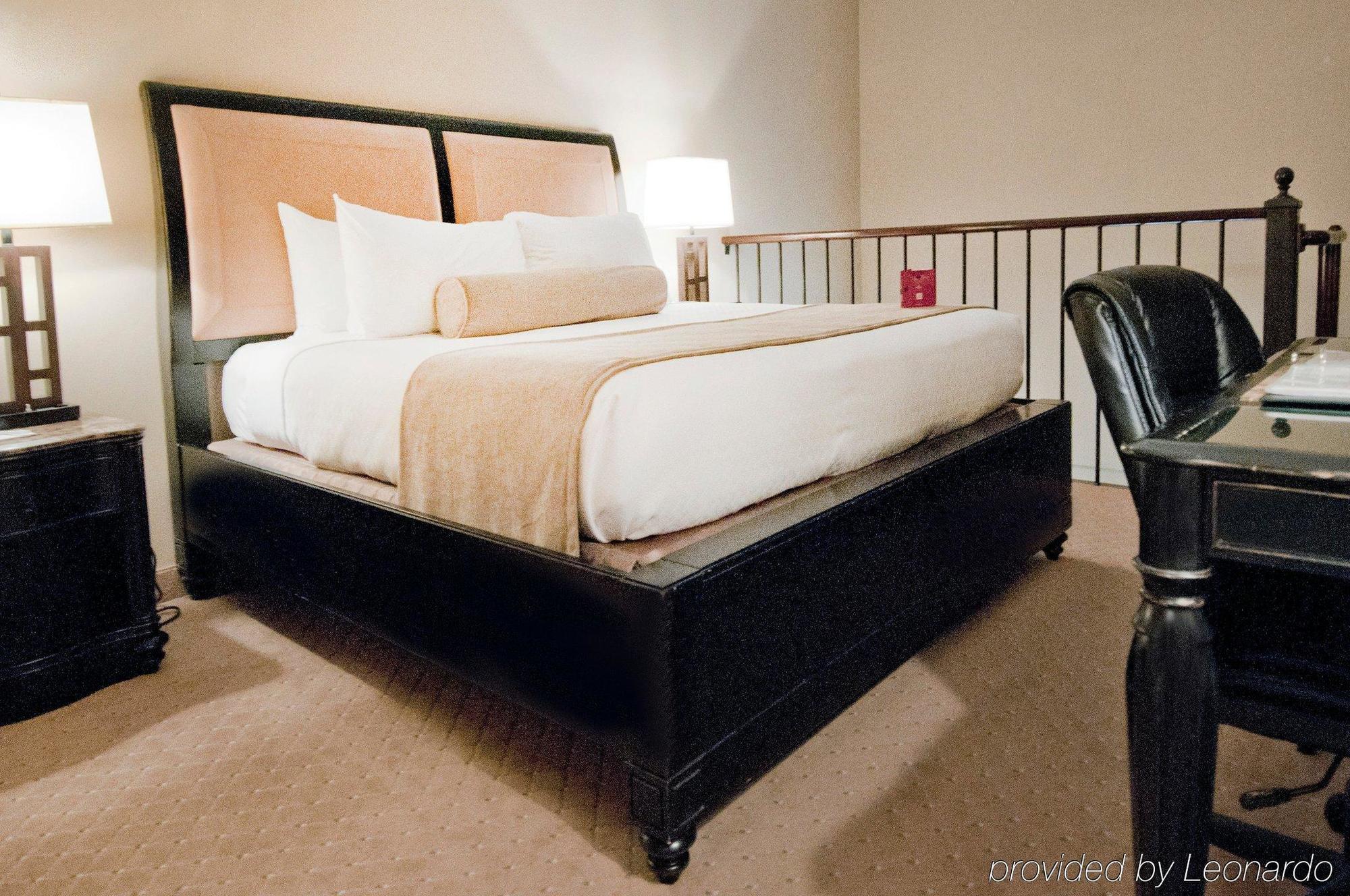 מלון Crowne Plaza Pensacola Grand מראה חיצוני תמונה