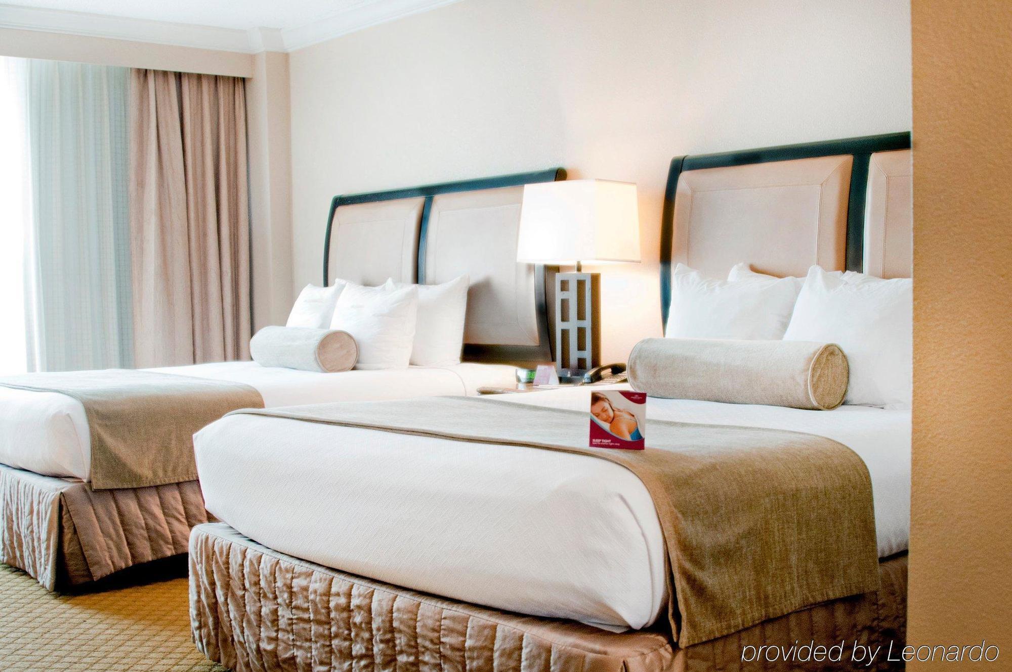 מלון Crowne Plaza Pensacola Grand מראה חיצוני תמונה